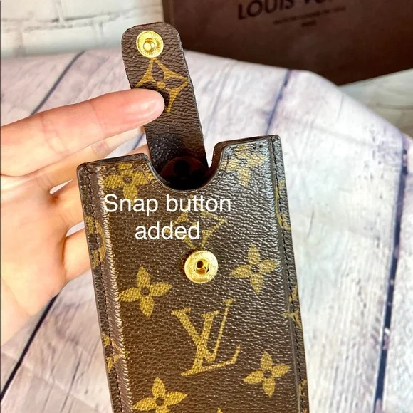 Louis Vuitton iPhone 5 case pouch or card case/small accessories pouch w/alarm! - Picture 8 of 13